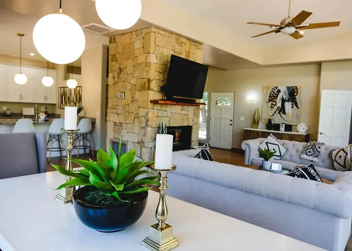 1 Home! Epic Mountain Views With Pool & Hot Tub Holiday home Sedona